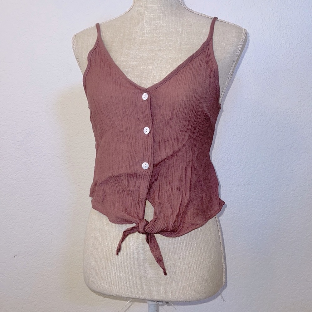 Woman’s lightweight tank top. Size Medium.